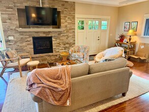 60 Naniuka Pl in Makawao, HI - Building Photo - Building Photo