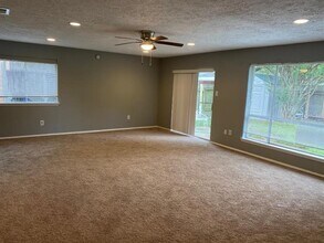 8406 Daycoach Ln in Houston, TX - Building Photo - Building Photo