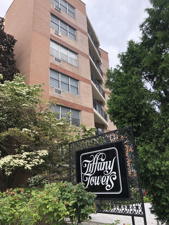 Tiffany Towers in White Plains, NY - Building Photo - Building Photo