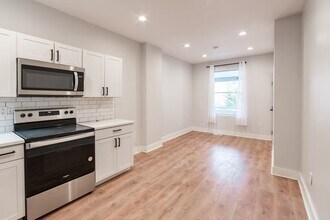 5111 Willows Ave in Philadelphia, PA - Building Photo - Building Photo