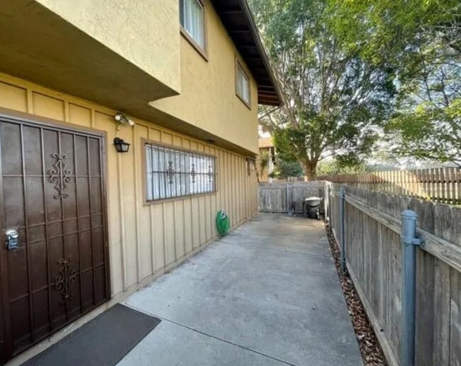 property at 1450 Melrose Ave