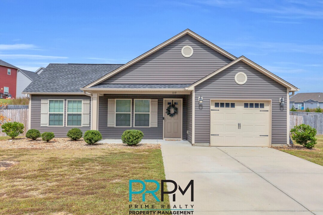 109 Screech Dr in Fountain Inn, SC - Foto de edificio