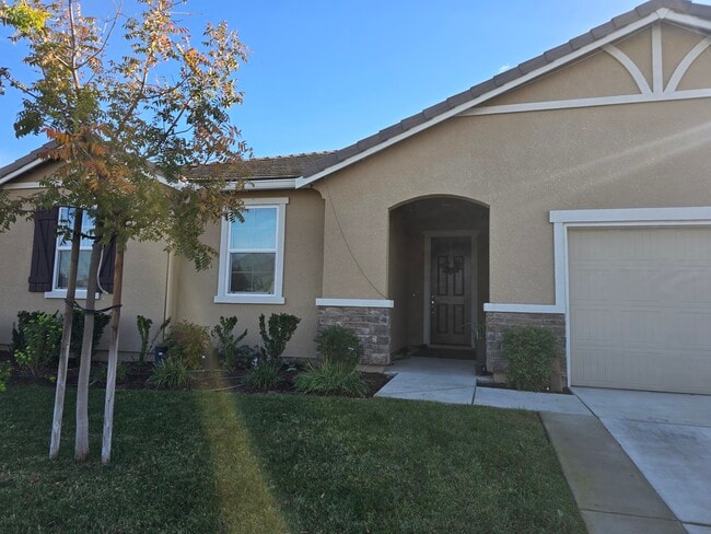 property at 6885 E Braly Ave