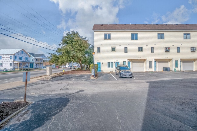 property at 3154 E Ocean View Ave