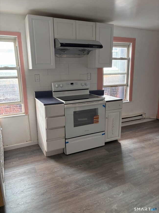 440 Main St in Winchester, CT - Building Photo - Building Photo