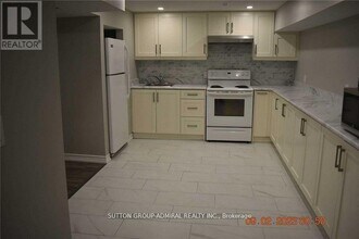 854 Moretta Ave in Pickering, ON - Building Photo - Building Photo