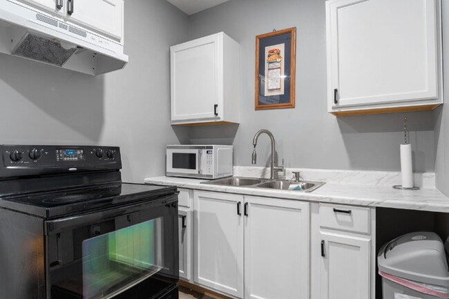 property at 114 Lyndhurst Dr