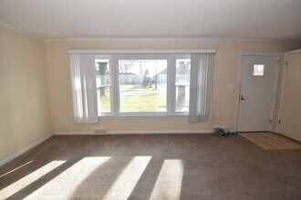 1538 Greenleaf Blvd in Elkhart, IN - Building Photo - Building Photo