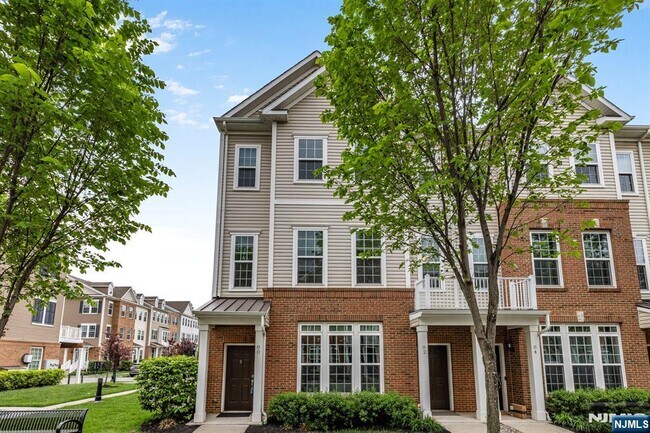 80 Wesmont Drive in Wood Ridge, NJ - Building Photo - Building Photo