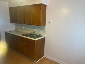 2516 W Newman Pkwy in Peoria, IL - Building Photo - Building Photo