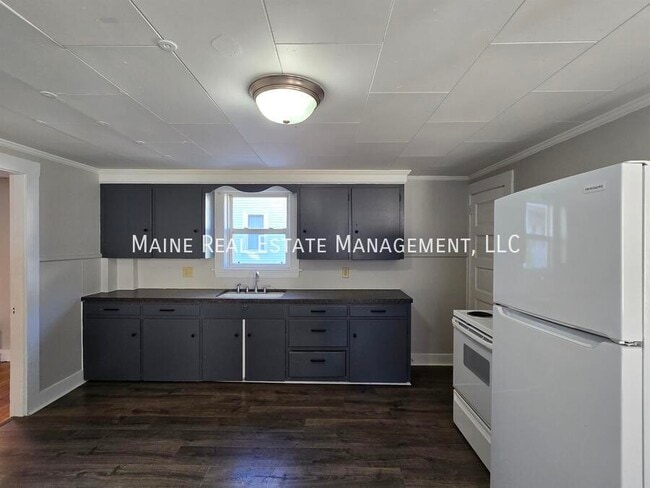 302 Turner St in Auburn, ME - Building Photo - Building Photo