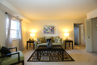 Kings Mill Apartments and Townhomes in Essex, MD - Building Photo - Interior Photo