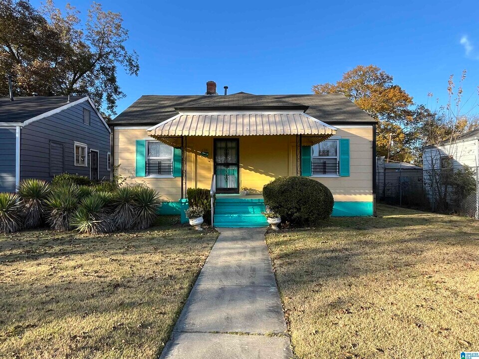 624 4th Ct W in Birmingham, AL - Building Photo