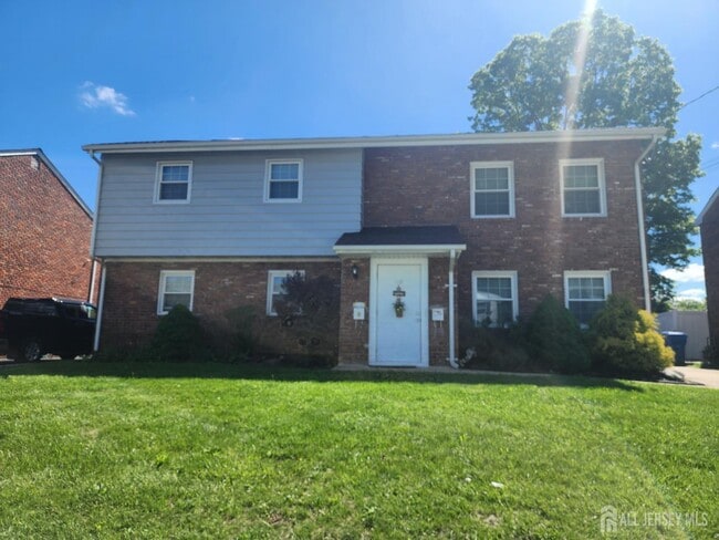 98 Garfield Ave in Colonia, NJ - Building Photo - Building Photo