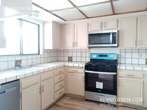 1328 W Ave J 4 in Lancaster, CA - Building Photo - Building Photo