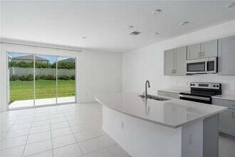 6344 Willowside St in Palmetto, FL - Building Photo - Building Photo