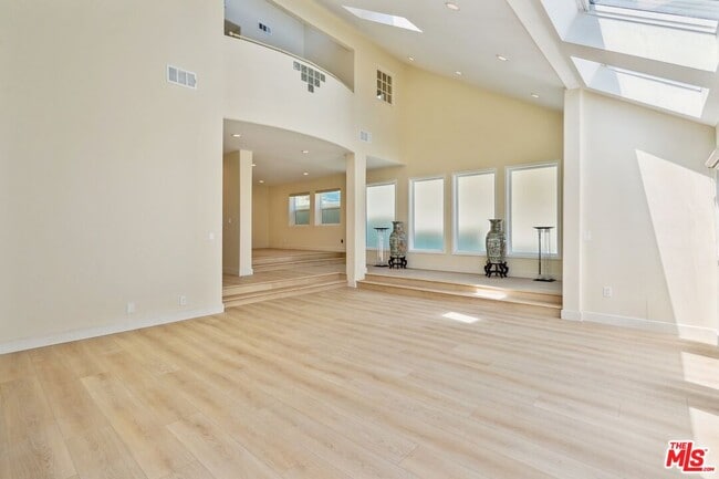property at 5131 Campo Rd