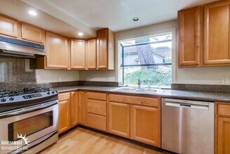 4253 Caminito Gabaldon in San Diego, CA - Building Photo - Building Photo