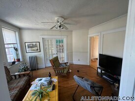 8 Barrows St in Boston, MA - Building Photo