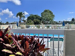 1537 SE Royal Green Cir in Port St. Lucie, FL - Building Photo - Building Photo