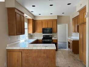 4810 Belford Peak Way in Antioch, CA - Building Photo - Building Photo