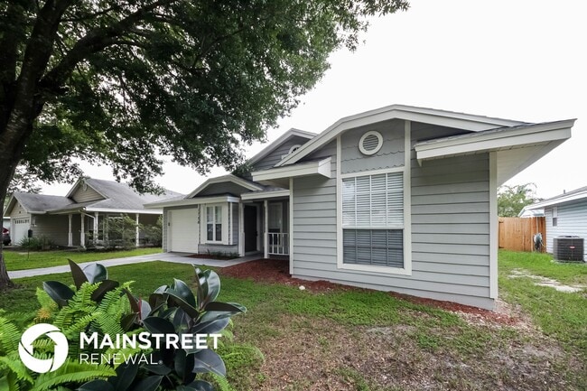 1728 Dorset Dr in Mount Dora, FL - Building Photo - Building Photo