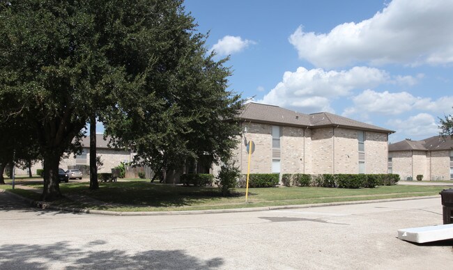 Greenbriar on the Bayou in Houston, TX - Building Photo - Building Photo