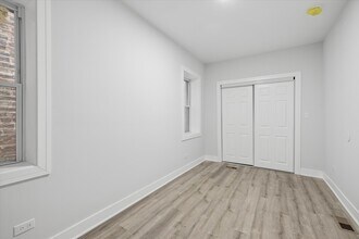 4044 W Kamerling Ave in Chicago, IL - Building Photo - Building Photo