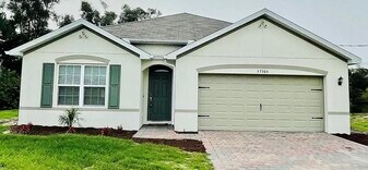 17304 Phlox Dr in Ft. Myers, FL - Building Photo