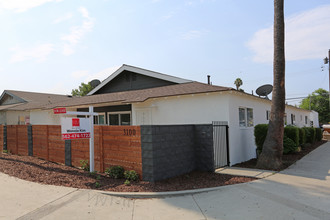 CAP 5.1% Fullerton 4 units in Fullerton, CA - Building Photo - Primary Photo