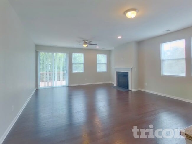 1418 Kings Grove Dr in York, SC - Foto de edificio - Building Photo