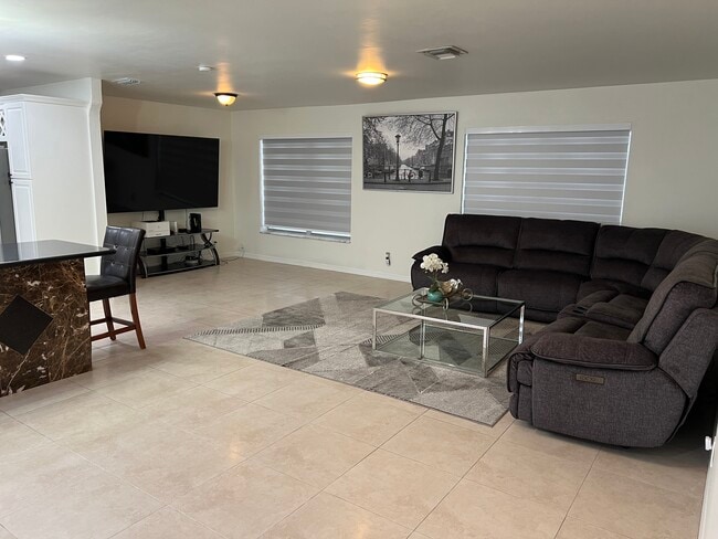 1010 Hollywood Blvd in Hollywood, FL - Building Photo - Building Photo