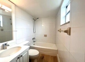 444 SW 4th St in Miami, FL - Building Photo - Building Photo