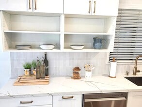 326 Rosecrans Ave, Unit BEACH CONDO in Manhattan Beach, CA - Foto de edificio - Building Photo