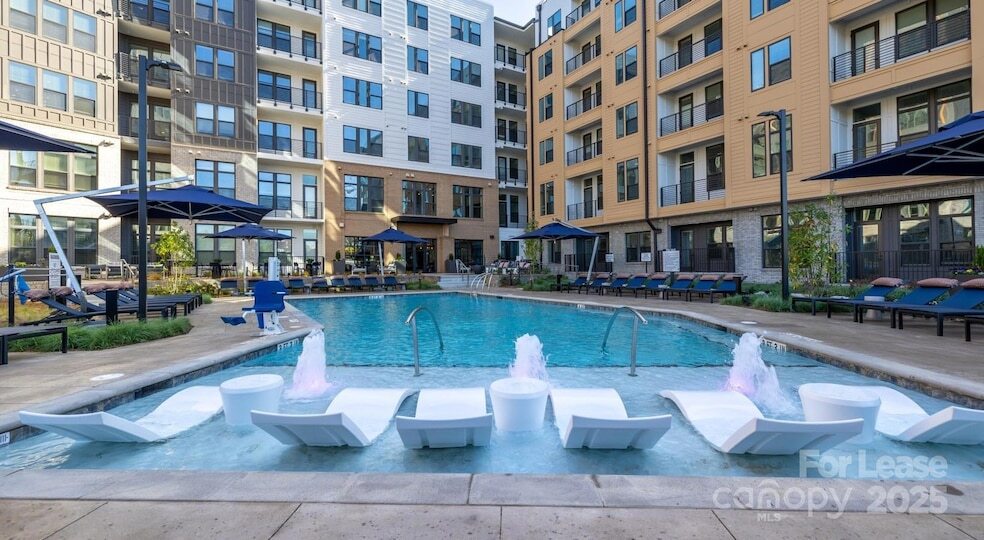 4312 Yancey Rd, Unit B2 in Charlotte, NC - Building Photo