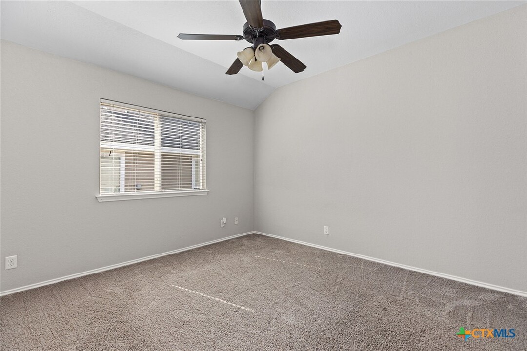 7915 Redbrush in Temple, TX - Building Photo
