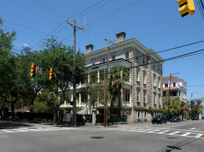 164 Wentworth St in Charleston, SC - Building Photo - Building Photo