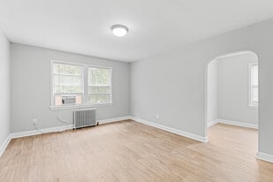 Madison Courts in Washington, DC - Building Photo