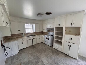 705 Carver St in Whitesboro, TX - Building Photo - Building Photo