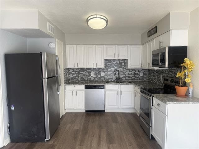 4401 Tophill Ln in Irving, TX - Building Photo - Building Photo