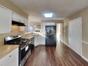 5449 Durham View Ct NW in Lilburn, GA - Building Photo - Building Photo