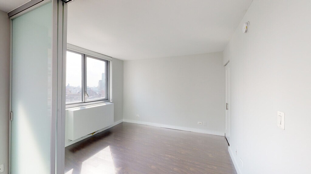 View 34 Apartments in New York, NY | ApartmentHomeLiving.com