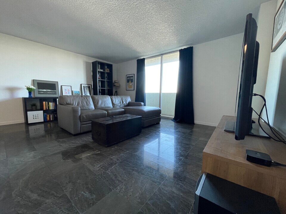 3000 Coral Way, Unit 609 in Coral Gables, FL - Building Photo