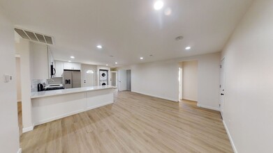 5123 Ewing St in San Diego, CA - Building Photo - Building Photo