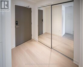 505 Webb Dr in Mississauga, ON - Building Photo - Building Photo