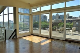 Ashley & Buckingham Apartments