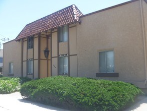 524 W Wilshire Ave in Fullerton, CA - Building Photo - Building Photo