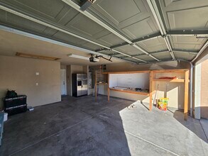 3017 Desert Ranch Way in Madera, CA - Building Photo - Building Photo