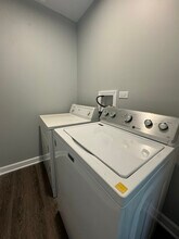 7141 S Damen Ave, Unit Unit 2 in Chicago, IL - Building Photo - Building Photo