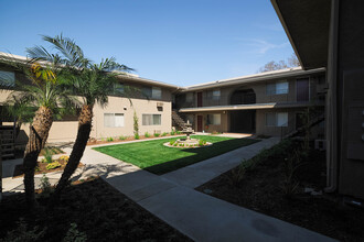 Renaissance Apartments in Anaheim, CA - Building Photo - Building Photo